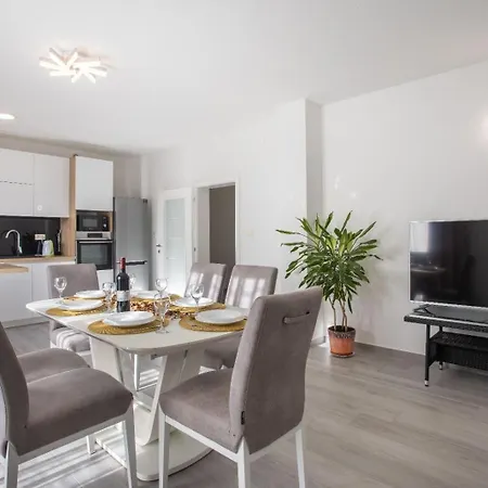 With Swimming Pool Kastel Stari, - 24273 Kaštela