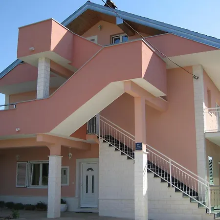 With Swimming Pool Kastel Stari, - 24273 *