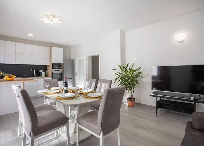 With Swimming Pool Kastel Stari, - 24273 Kaštela