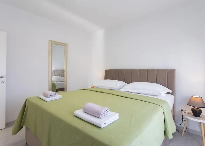 With Swimming Pool Kastel Stari, - 24273 * Kaštela